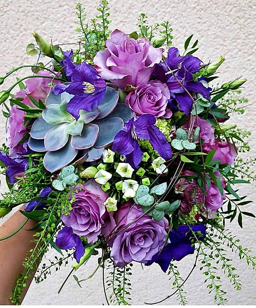 Güzelbahçe Çiçek Gelin Buketi