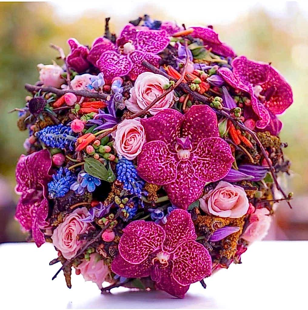 Güzelbahçe Çiçek Gelin Buketi